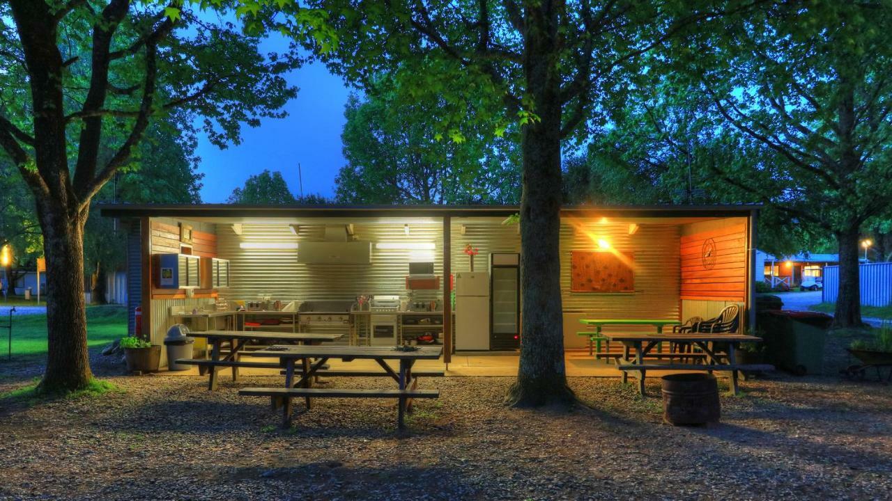 Big4 Porepunkah Holiday Park Bright Esterno foto